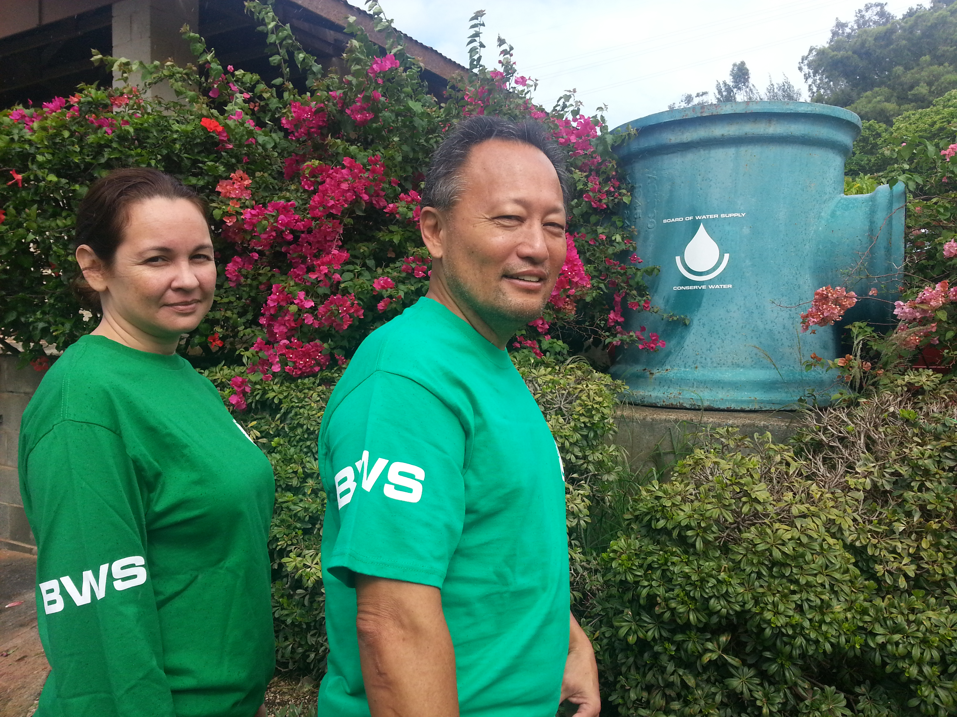 right side view of bws shirt